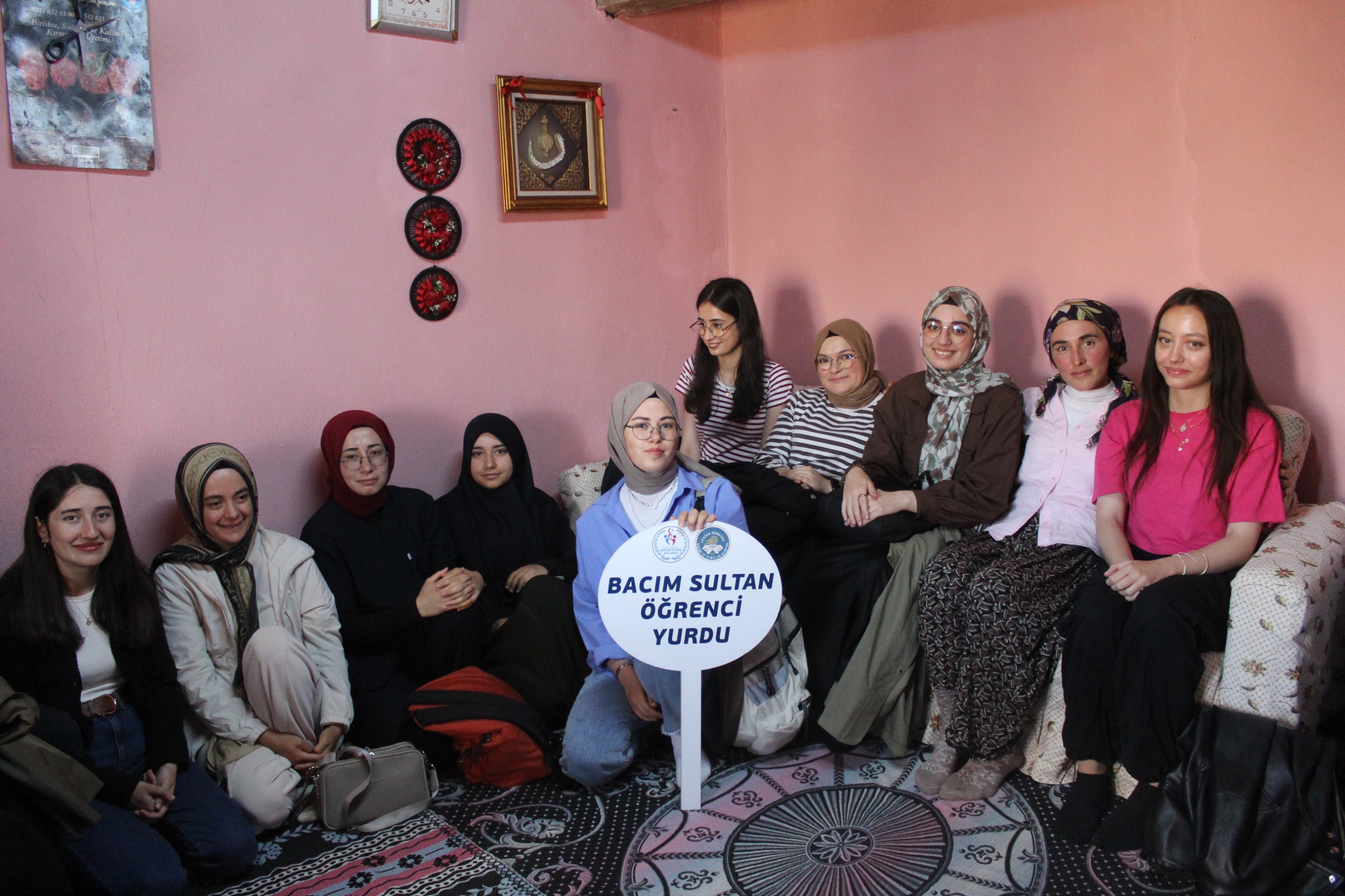 Bacım Sultan Yurdu Öğrencileri MasterChef Ayşe Ekiz'i Yaylada Ziyaret Etti